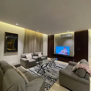 شقة شقة فاخرة موقف خاص دخول ذكي 3 غرف نوم B1